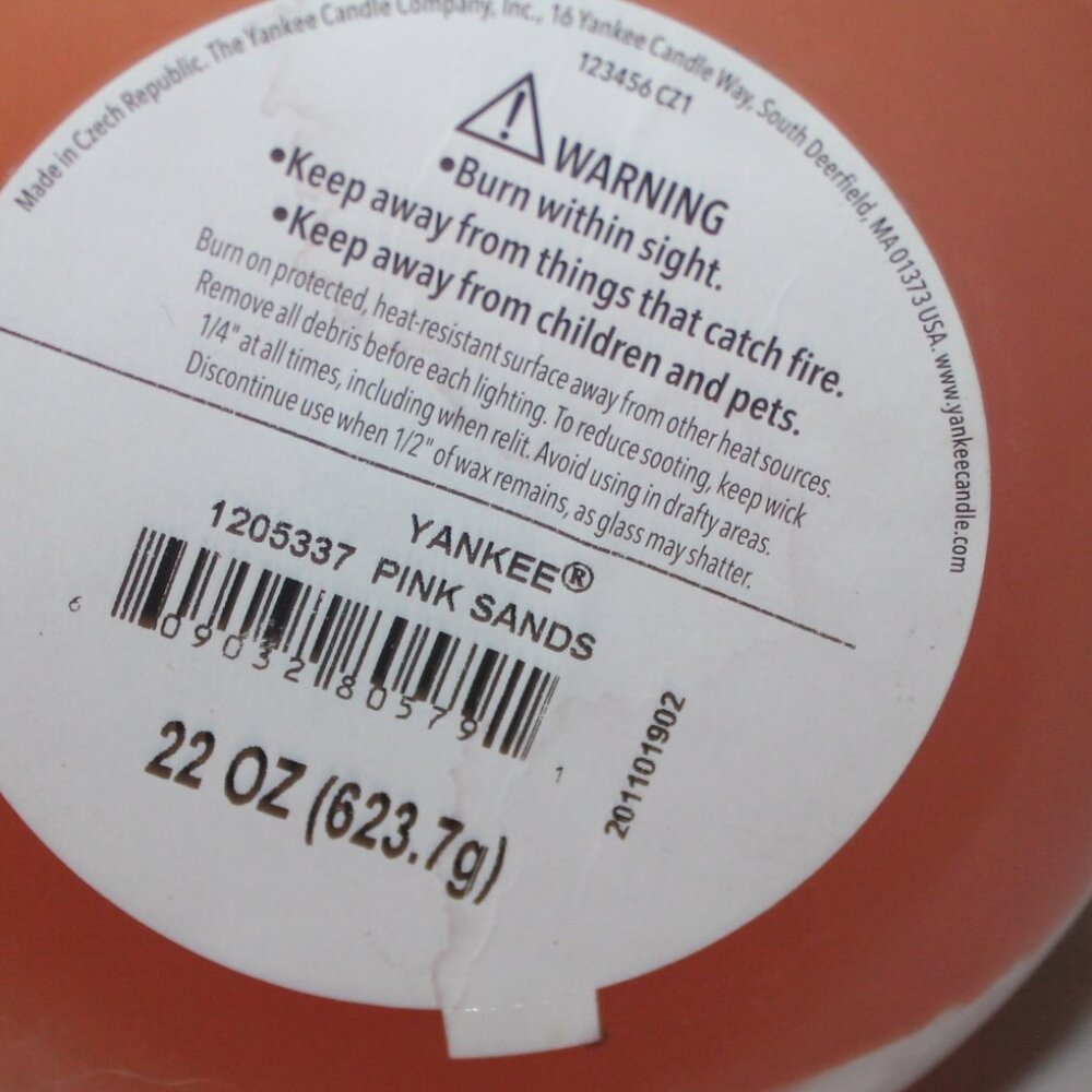 New Yankee Candle 22 oz. Jar Candle in Pink Sands - Picture 2 of 3